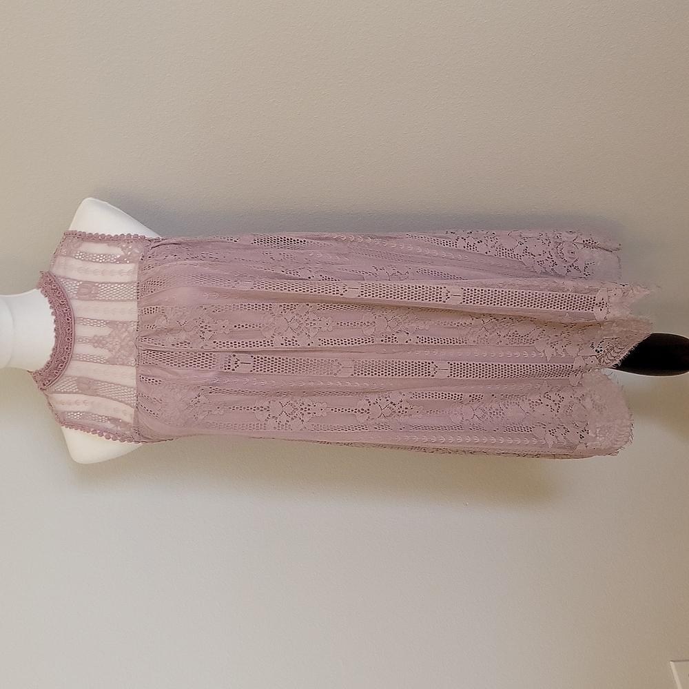 Miss Chevious Lilac Eyelash Lacr Shift Dress - Picture 2 of 9